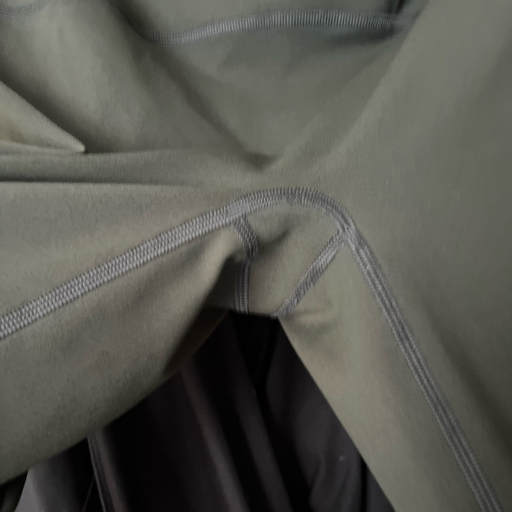 SPANX Booty Boost Leggings - Essex Green - Picture 6 of 9